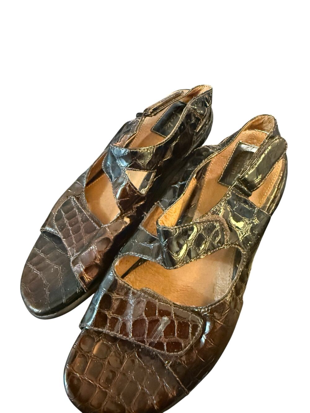 Clark's Women's brown leather upper Croc  Artisian sandals / shoes 8.5 N